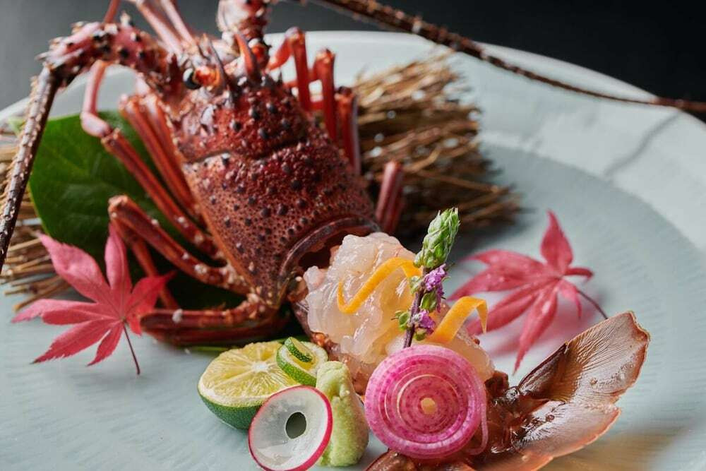 伊勢海老・鮑・松阪牛！3つの高級食材で伊勢志摩を味わい尽くす3568212