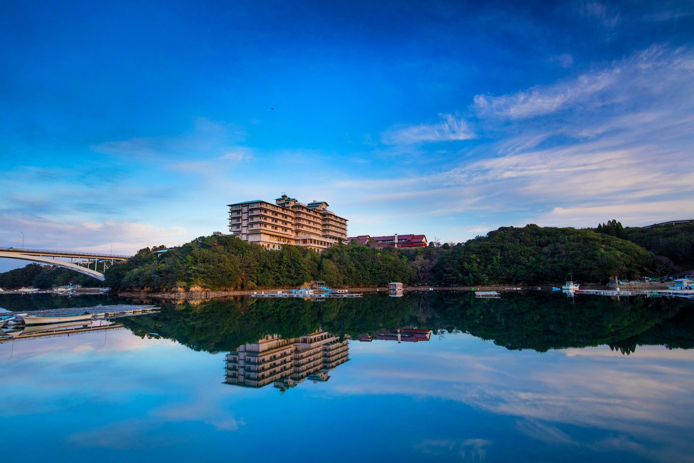 宿泊は贅沢な非日常を味わえる「志摩観光ホテル」へ1697605