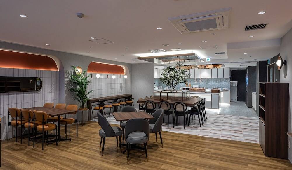 朝食レストラン① / 2