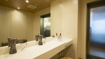 施設内の設備 / 17