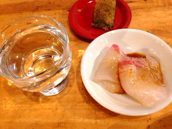 「エイヒレ」料理 1155217 エイヒレ(480円)とグラスワイン(680円)