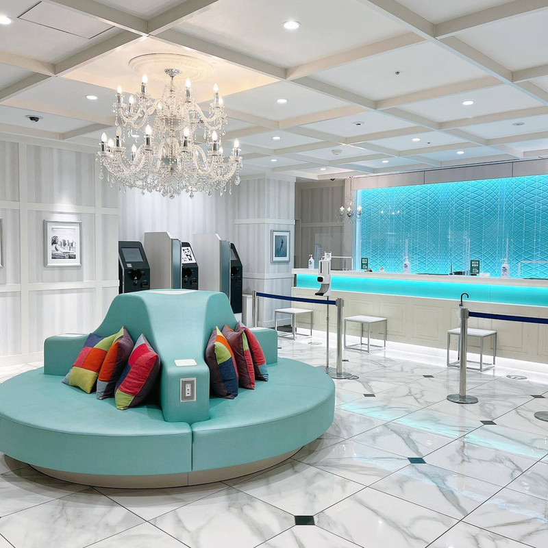 フロント階にはドリンクのサービスも！