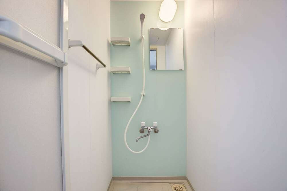 バスルームのシャワー