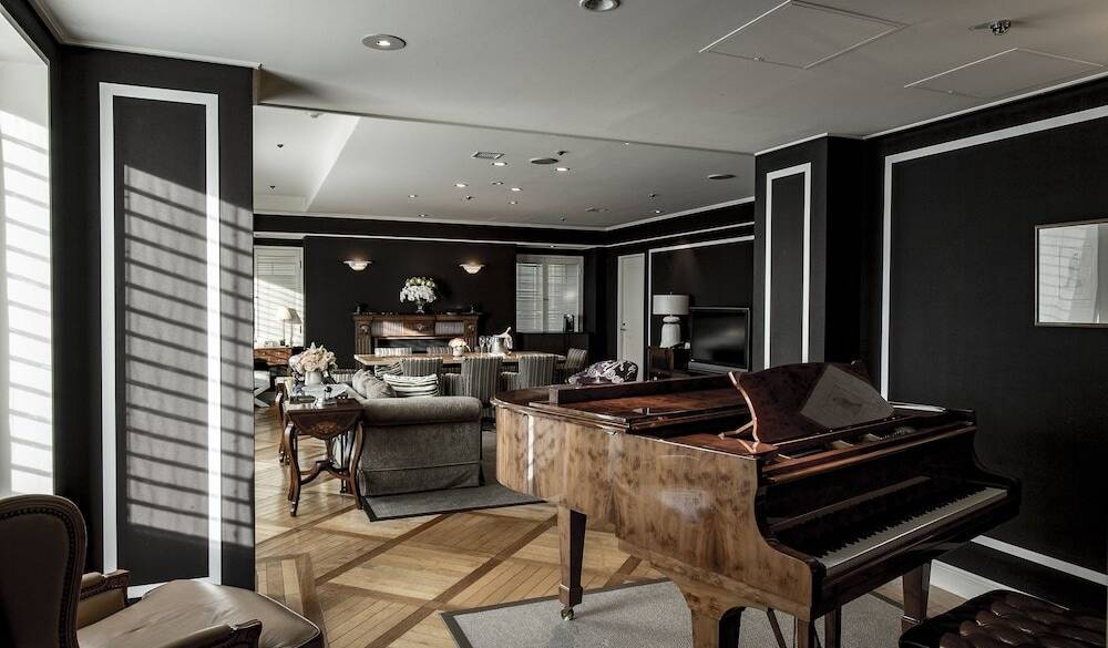 広くておしゃれ！
モダンな内装の客室 / 2