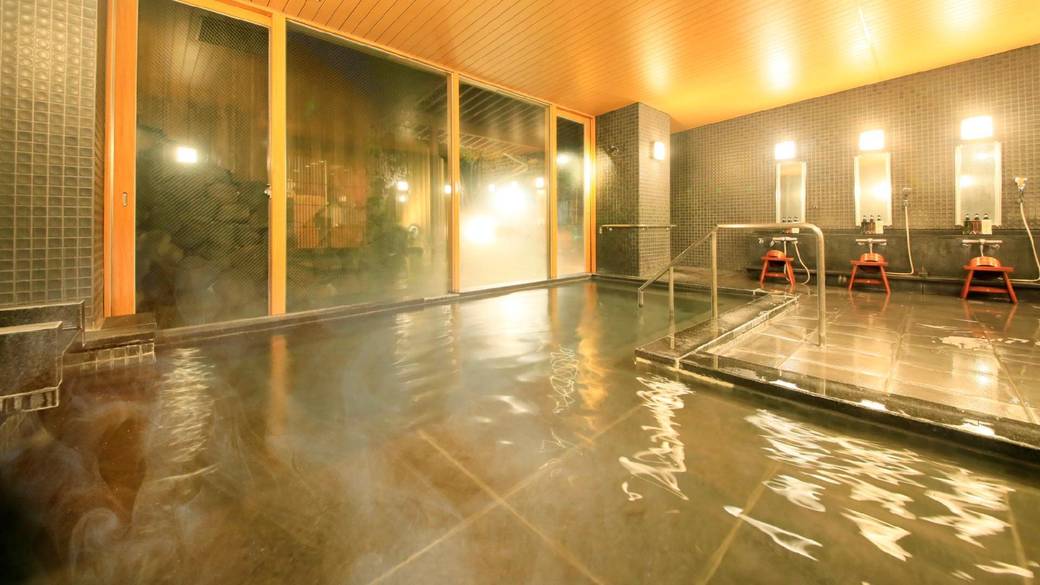 疲れが溶けていく
広々とした大浴場 / 1
