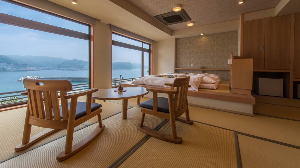 のどかな内浦湾を見て
何もしない贅沢を / 1