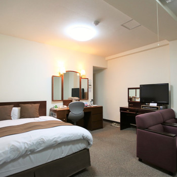 レトロ懐かしいホテルでホッと一息3484557