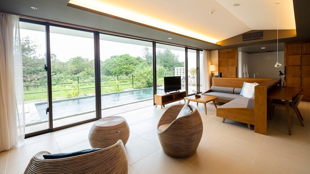 全室プール付きのヴィラで逃避行4255807