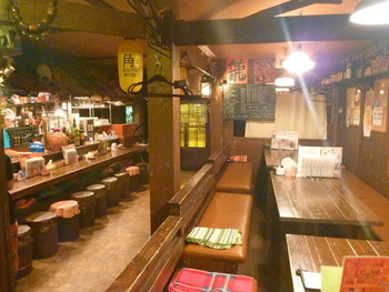 「焼とり居酒屋　ゆめや」内観 970697 小グループで話に華を咲かせるのもいいですよね★
