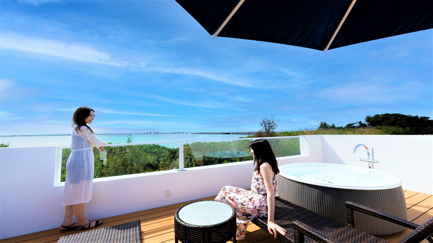 沖縄離島のホテルで心満たされるホカンスを3493629