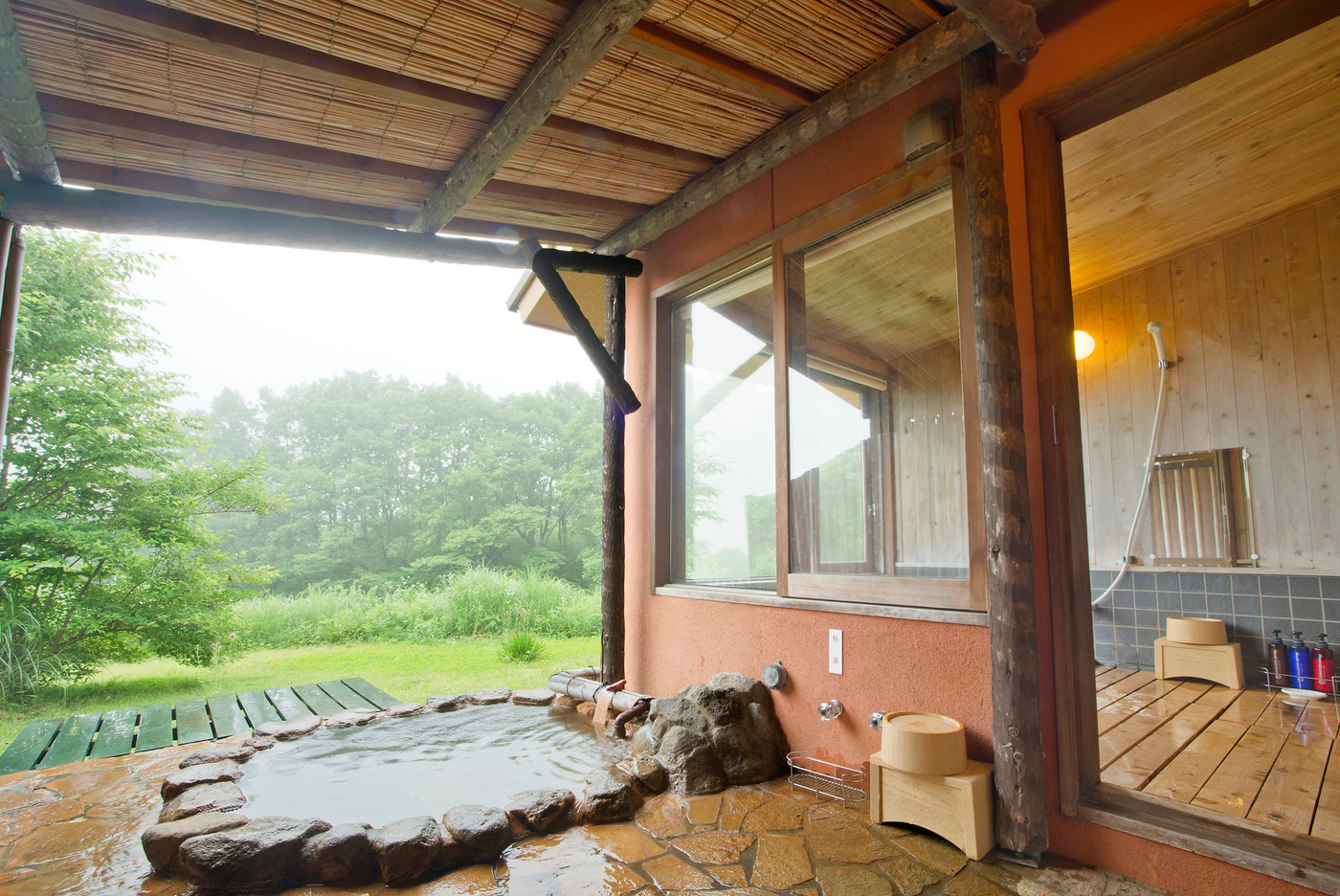 果てしなく広がる久住高原の絶景と良質な温泉に癒やされる3656595