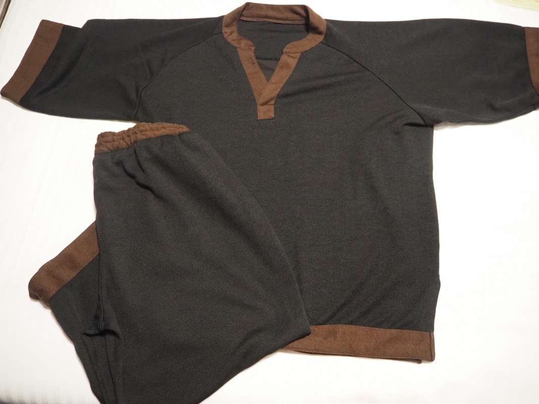 セパレートタイプのパジャマなので、ラクで良い