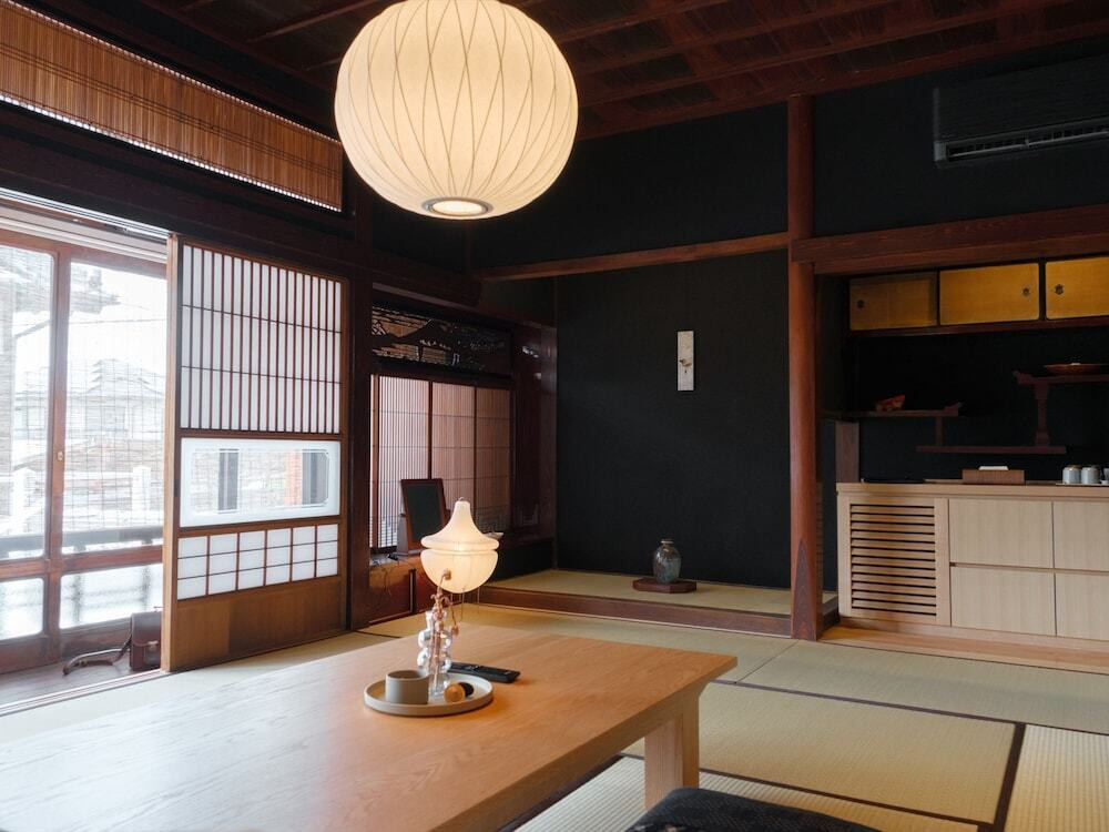 グランド4人部屋　居間