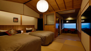 オーシャンフロント 和室 展望風呂付き 2