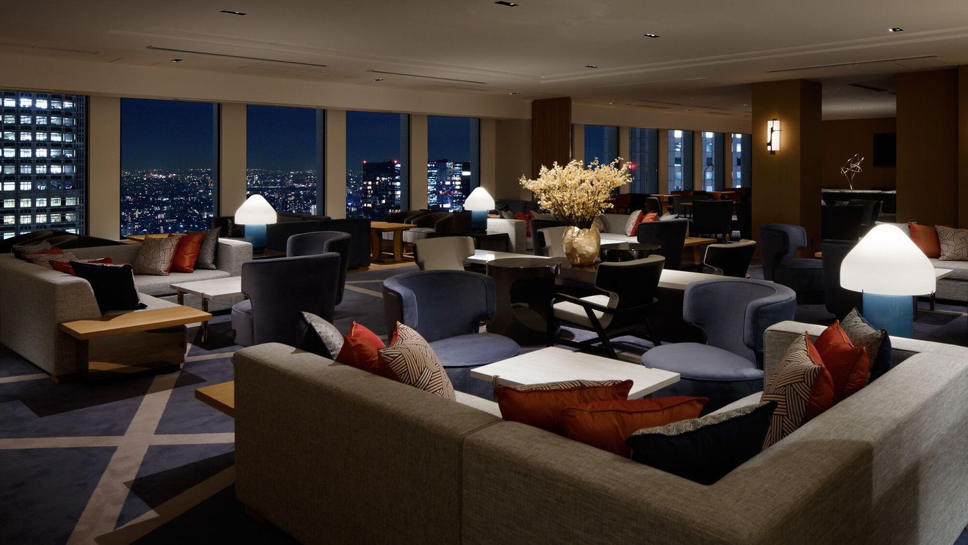 都庁の目の前！地上160mにある広々ラウンジからの眺望を楽しむ4283884