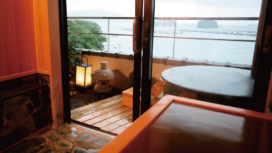 本格会席料理を露天風呂付客室で堪能3907202