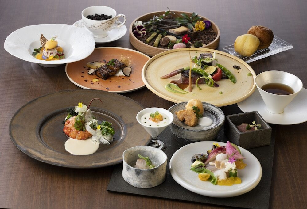 ひとり旅に嬉しい個室で、ワインと楽しむフレンチに舌鼓3907602