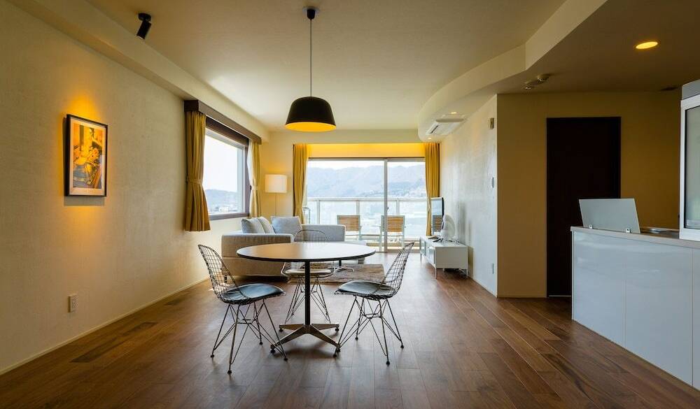 コーナースイート / 2