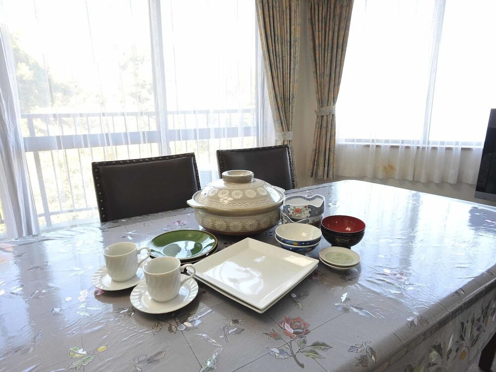 客室内のダイニングエリア