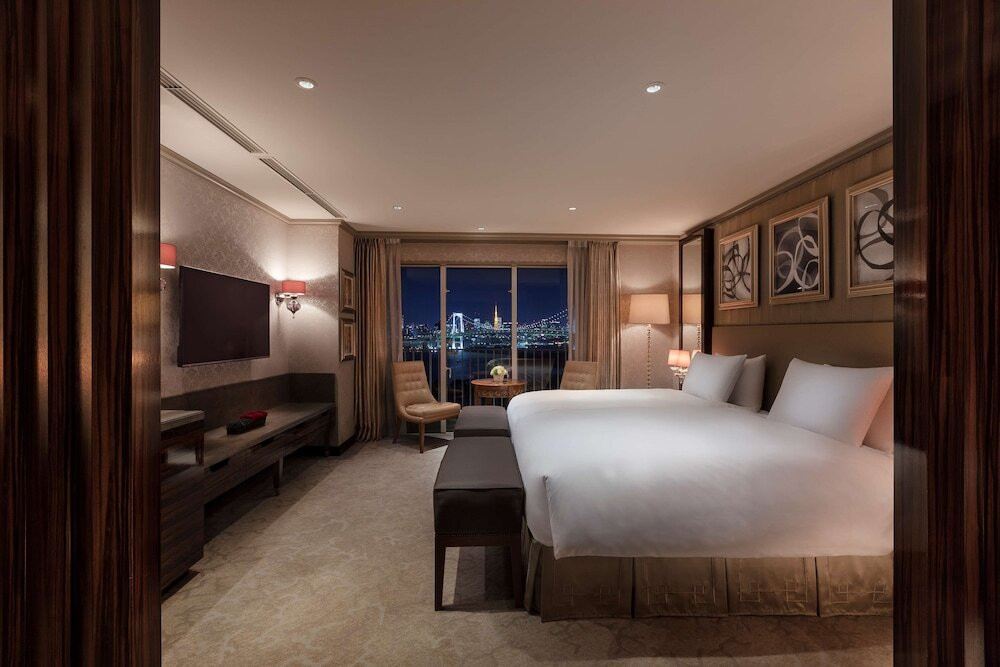 自分へのご褒美に。ラグジュアリーな空間で楽しむ朝食3995939