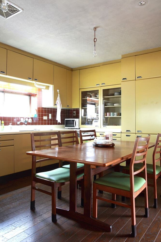 客室内のダイニングエリア