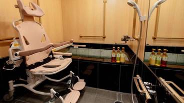 バリアフリー特別室 バスルーム / 15