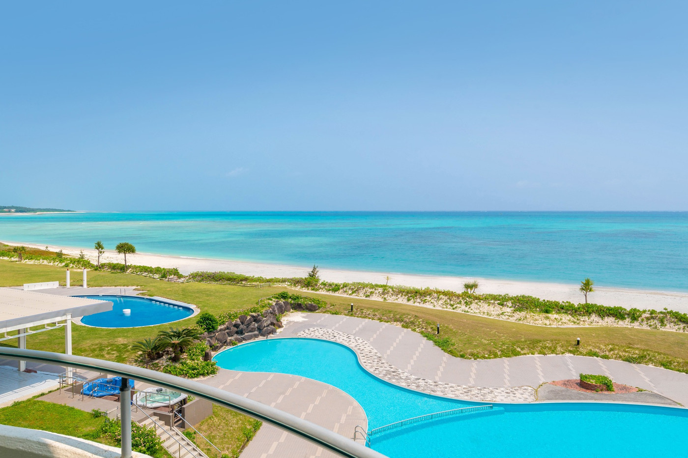 ビーチ、プール、大浴場。いつまでもいたくなるリゾート3998254