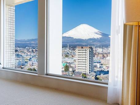 ホテルリゾート＆レストラン マースガーデンウッド御殿場 / 1