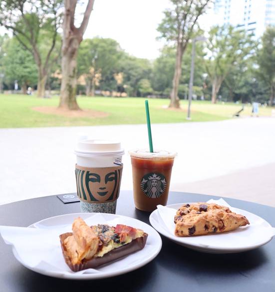 余韻に浸りながら
スタバでチルタイム / 1