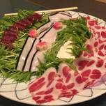 鯨のお肉と水菜がたっぷり！大阪名物「はりはり鍋」とは？