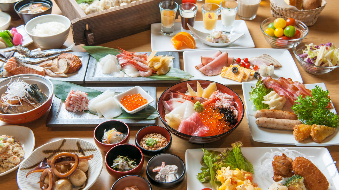 「お好み海鮮丼」など、約70種類の料理が並ぶバイキング4022397