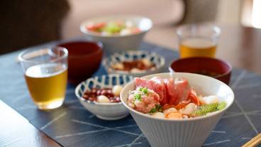 客室内のダイニングエリア / 32