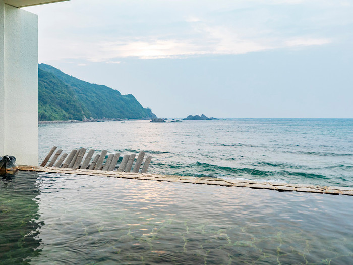 温泉は、日帰り利用も可能。贅沢な貸切露天風呂もぜひ楽しんで