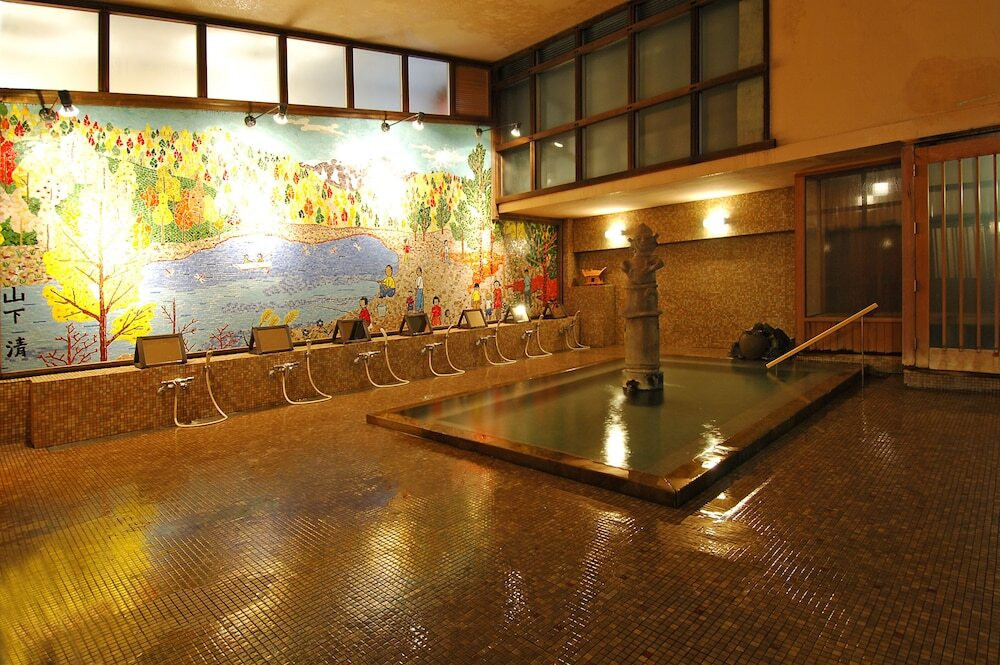 山下清大壁画風呂「はにわ風呂」②