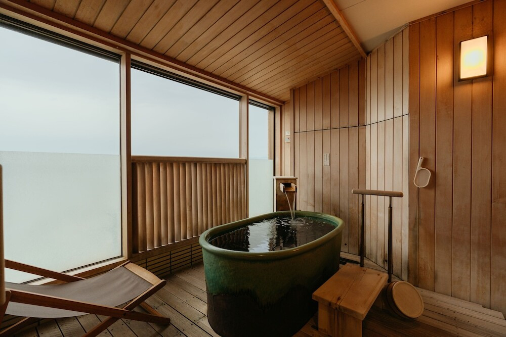 レイクビューをお供に爽やかな湯浴みを。4254904