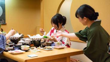 旅館のお食事処 / 21