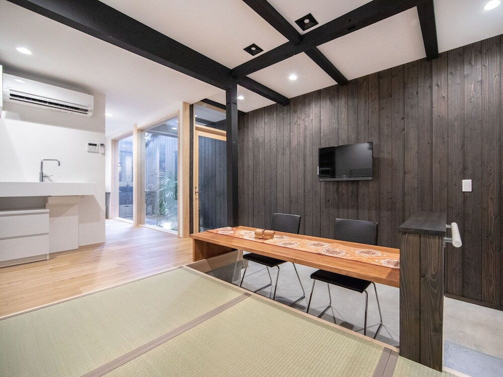 客室内のダイニングエリア