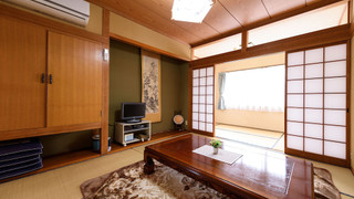 和室 6 畳 + 3.5 畳 (バストイレなし) 禁煙