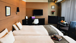 クラブ スタジオ シングルベッド 2 台