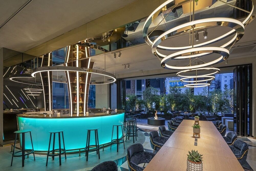 ライティングやデザインが刺激的なバー3447637