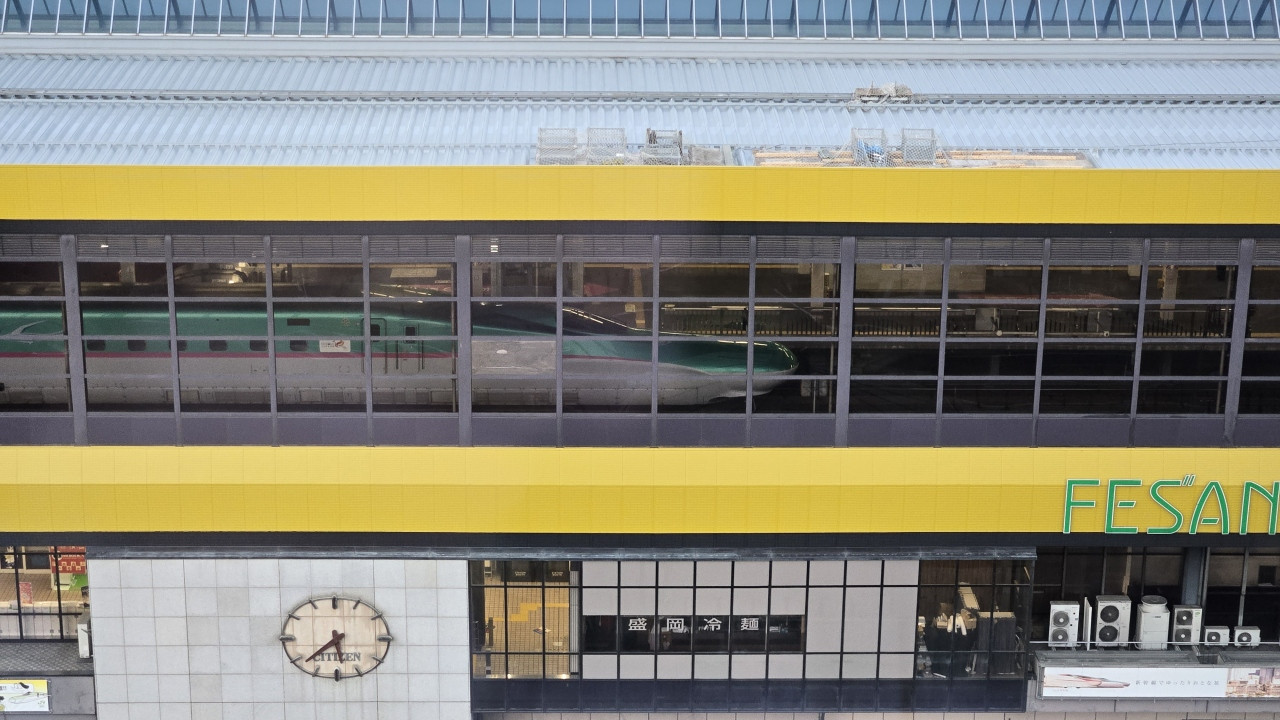 部屋から新幹線も見えます