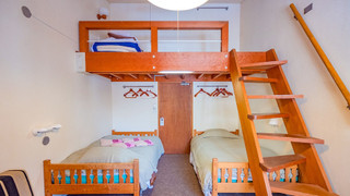 スタンダードルーム　ロフト付　共用バスルーム　山側