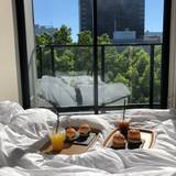 お楽しみの朝食は
2種のミニバーガー / 1