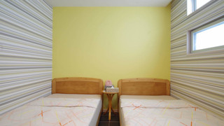 個室 [2名様] (120cmセミダブルベッド2台) WiFi完備! 禁煙