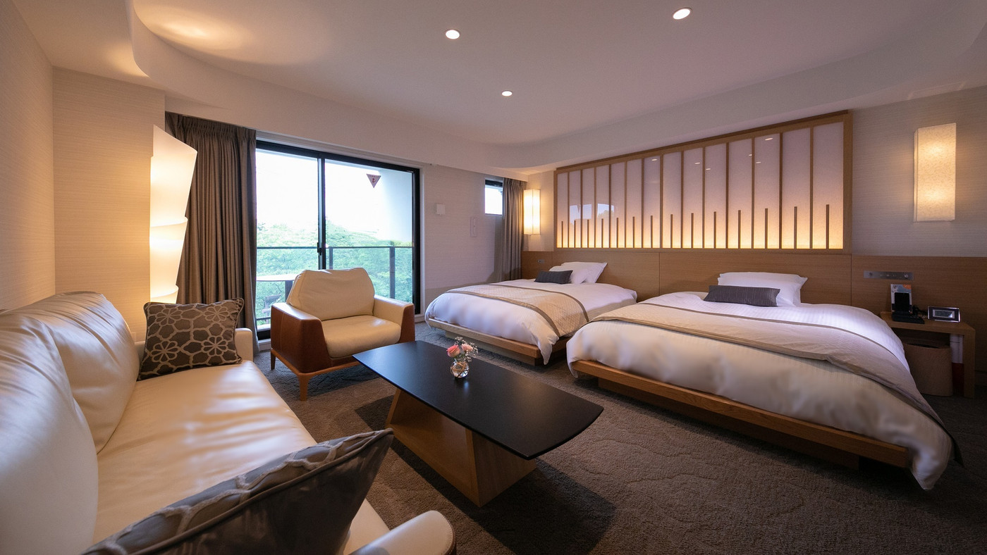 8組限定の贅沢なホテルで仕出し料理を味わう3933264