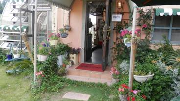 施設の入り口 / 27