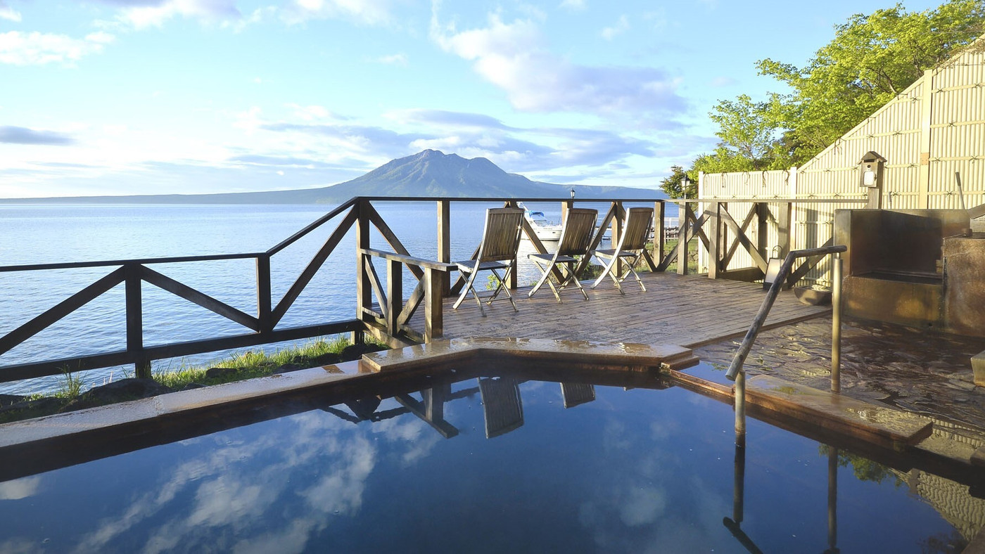 支笏湖の大パノラマを眺めながら、温泉が楽しめる湖畔の宿3385755