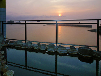 自然に囲まれた「東洋九十九ベィホテル」へ3706456