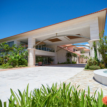 7.リムジンでの送迎でセレブ感MAXの「石垣リゾートホテル」3631585