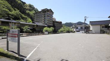 駐車場 / 1